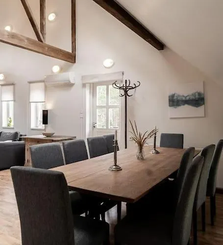 Pihla Inspiratsioonitalu Βίλα Kõpu